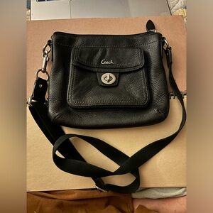Classic Black Leather Coach Crossbody Bag 🖤✨ Versatile & Timeless